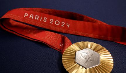 Olympic Champ offers gold medal to thief if...