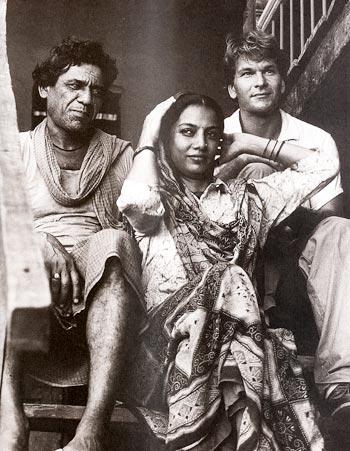 Om Puri, Shabana Azmi and Patrick Swayze in City of Joy